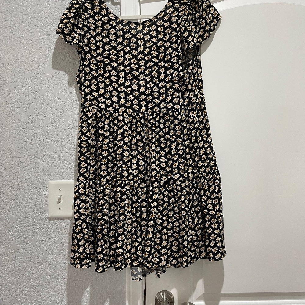 American Eagle Black Daisy Mini - image 1